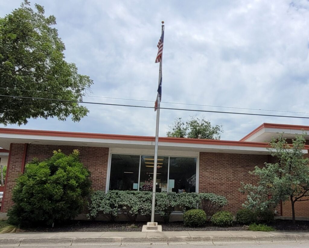 MURRAY KENNETH GUTHRIE WAR MEMORIAL FLAGPOLE