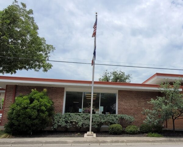MURRAY KENNETH GUTHRIE WAR MEMORIAL FLAGPOLE