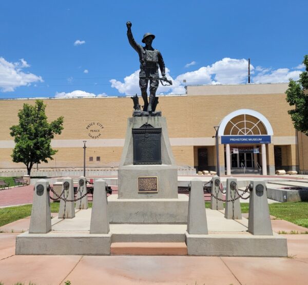 HIAWATHA WORLD WARS MEMORIAL
