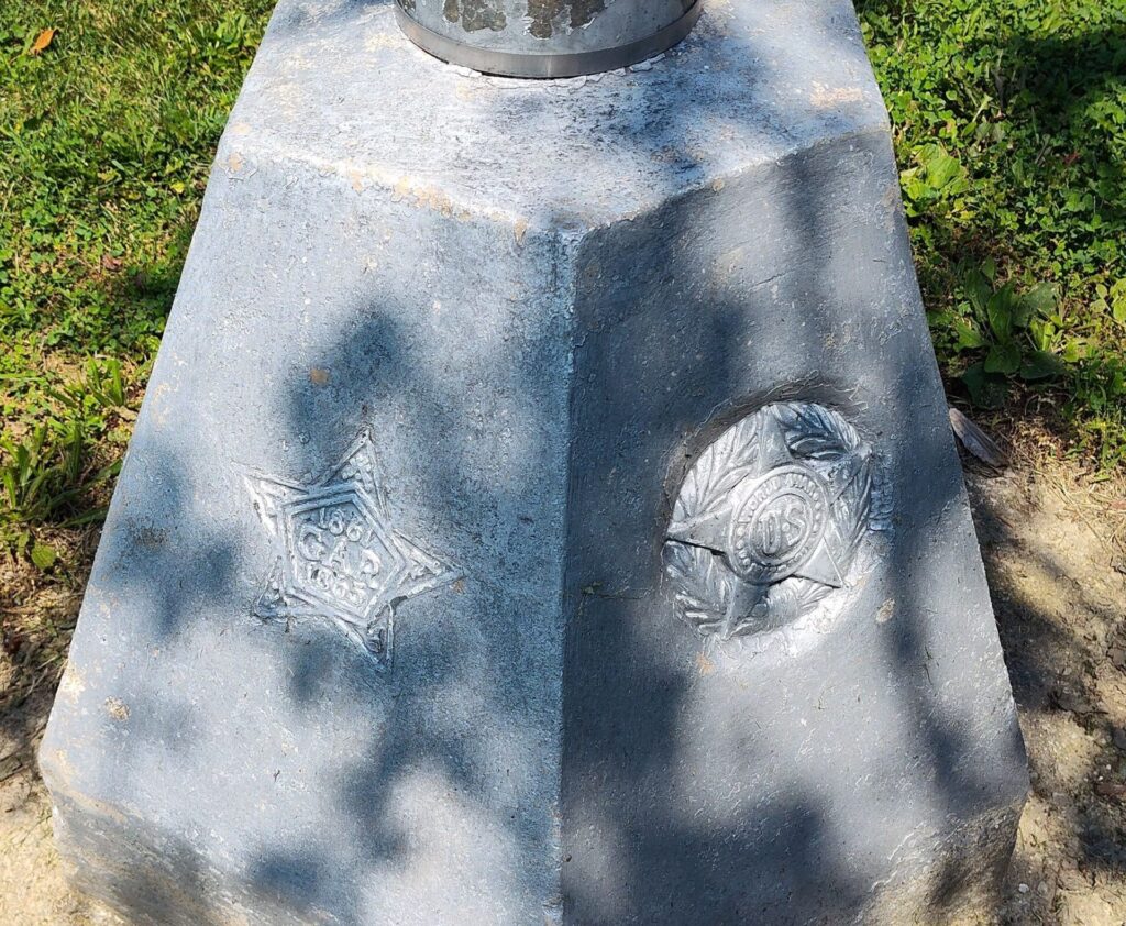 WILMINGTON FLAGPOLE BASE WAR MEMORIAL EMBLEMS SIDE C
