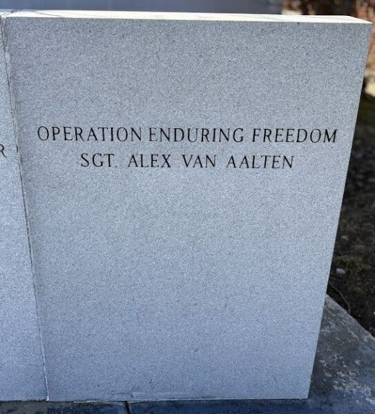 MONTEREY AND SURROUNDING COMMUNITIES SUPREME SACRIFICE MEMORIAL STONE D
