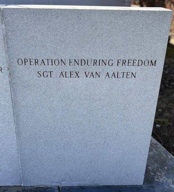 MONTEREY AND SURROUNDING COMMUNITIES SUPREME SACRIFICE MEMORIAL STONE D