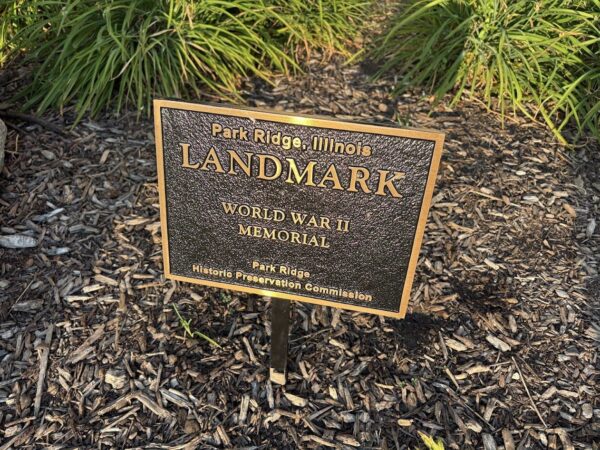 PARK RIDGE LANDMARK WORLD WAR II MEMORIAL PLAQUE