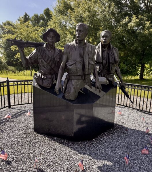 APALACHICOLA THREE SOLDIERS DETAIL STATUE WAR MEMORIAL