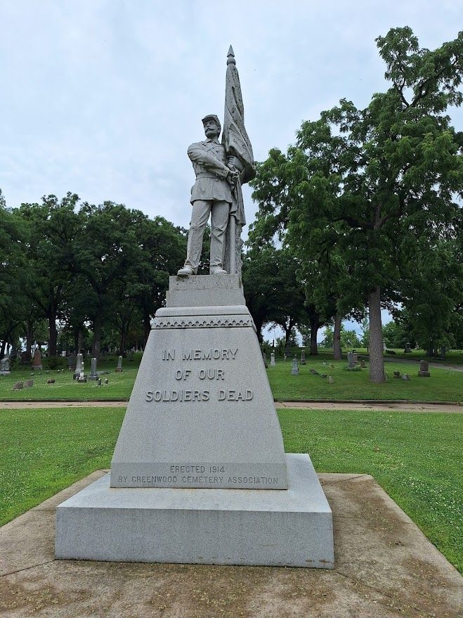 IN MEMORY OF OUR SOLDIERS DEAD WAR MEMORIAL