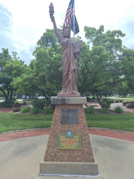 CEDAR FALLS REPLICA OF THE STATUE OF LIBERTY MEMORIAL