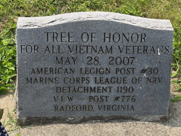 TREE OF HONOR FOR ALL VIETNAM VETERANS MEMORIAL STONE