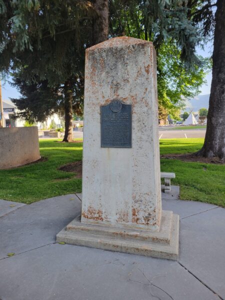 CAPTAIN JEFFERSON HUNT MEMORIAL