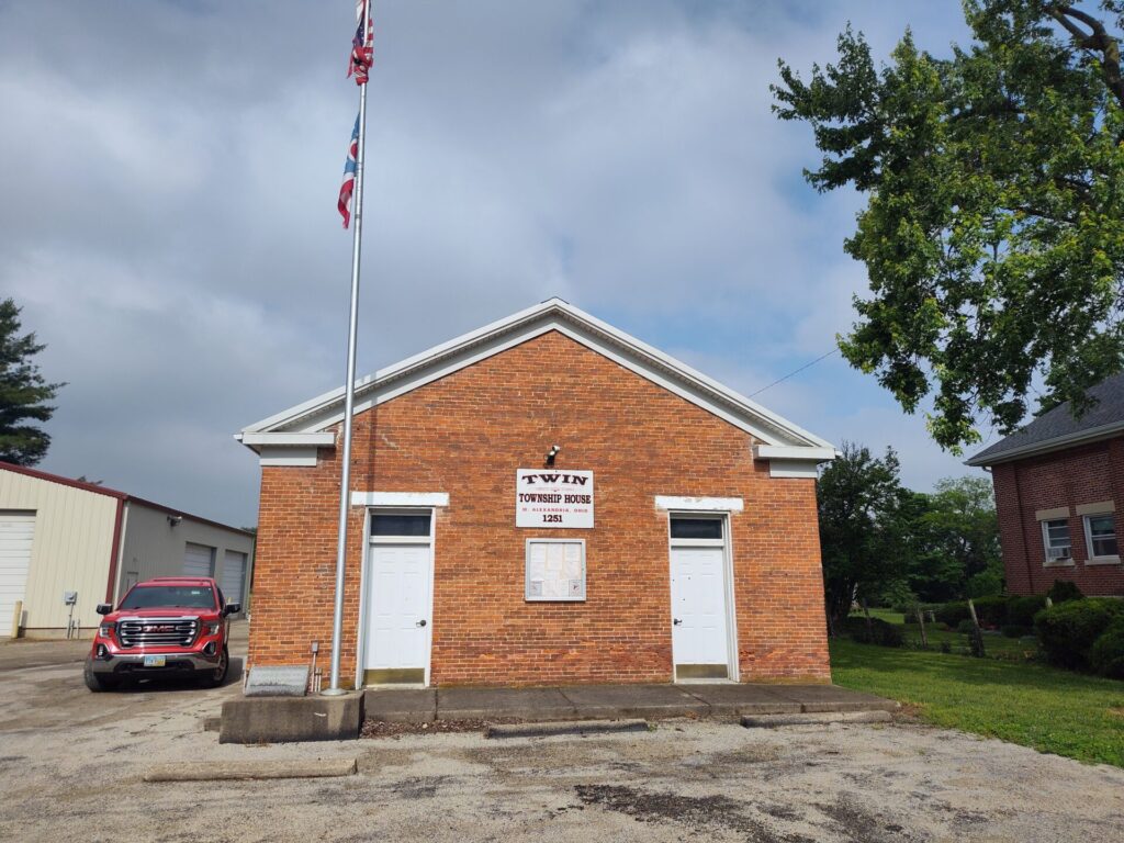 TWIN TOWNSHIP VETERANS MEMORIAL FLAGPOLE