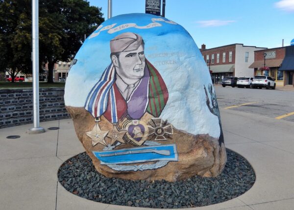POWESHIEK COUNTY FREEDOM ROCK VETERANS MEMORIAL SIDE B