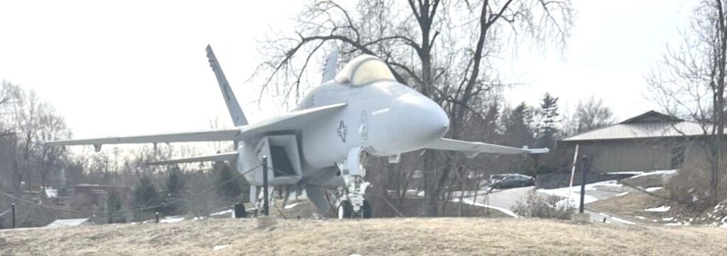 F/A-18 EL SUPER HORNET AIRCRAFT MEMORIAL