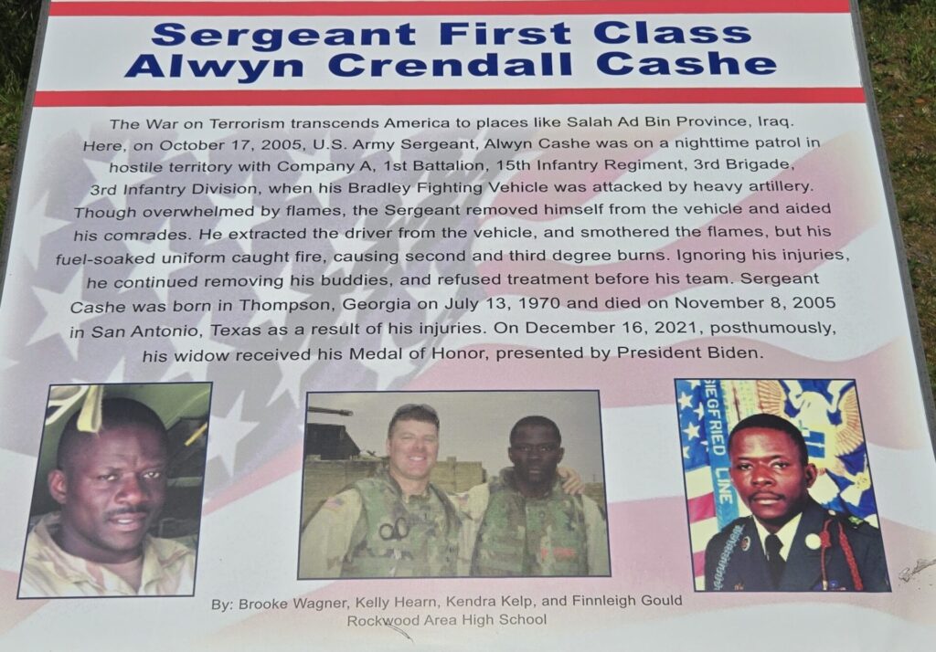 SERGEANT FIRST CLASS ALWYN CREDNALL CASHE WAR MEMORIAL PLAQUE