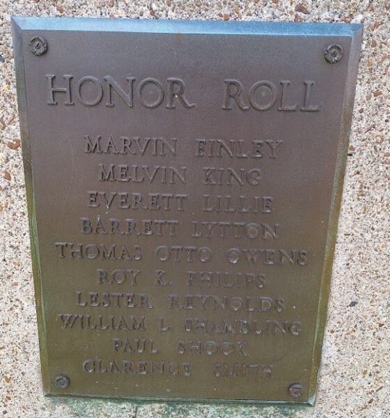 BROOKPORT WORLD WR II HONOR ROLL MEMORIAL PLAQUE