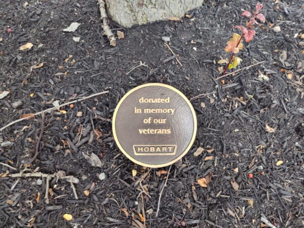 HOBART CORPORATION IN MEMORY OF OUR VETERANS MEMORIAL TREE PLAQUE