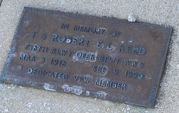 T5 ROBERT E L REED WAR MEMORIAL PLAQUE