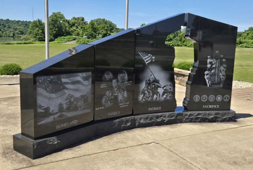 VIENNA, WV GOLD STAR FAMILIES MEMORIAL MONUMENT BACK