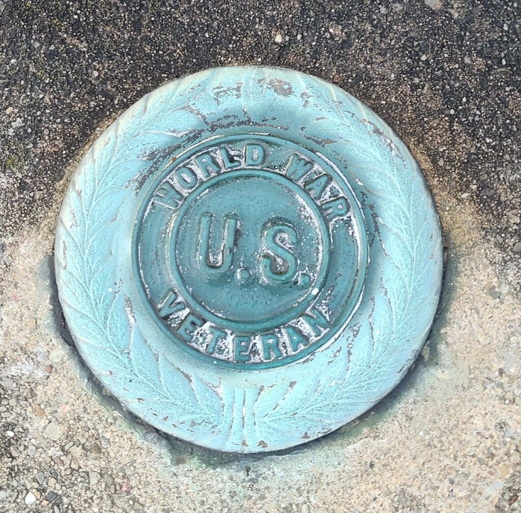 WORLD WAR VETERAN MEMORIAL MEDALLION