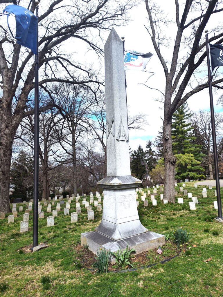 IN MEMORY OF THE SOLDIERS AND SAILORS OF THE WAR OF 1861-65 MEMORIAL