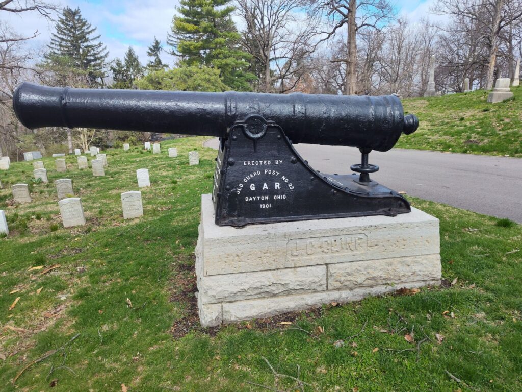 OLD GUARD POST NO. 23 G.A.R. GUN B WAR MEMORIAL