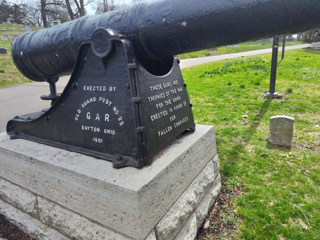 OLD GUARD POST NO. 23 G.A.R. GUN B WAR MEMORIAL PLAQUE