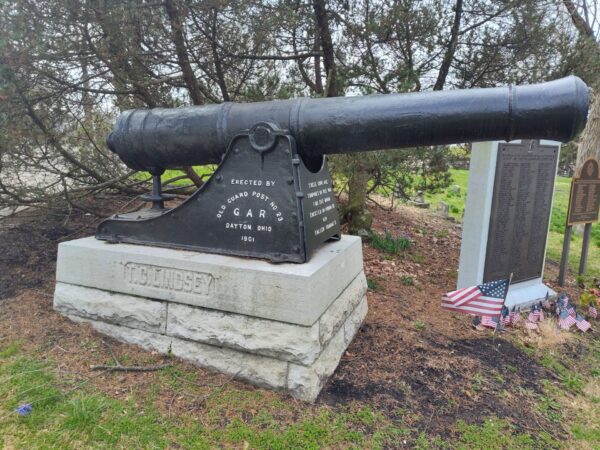 OLD GUARD POST NO. 23 G.A.R. GUN A WAR MEMORIAL