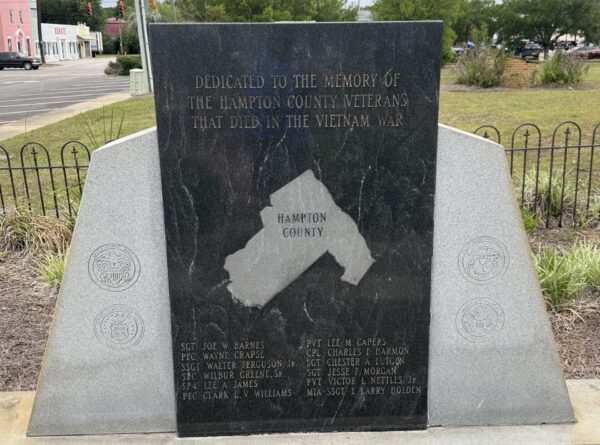HAMPTON COUNTY VIETNAM VETERANS SUPREME SACRIFICE WAR MEMORIAL