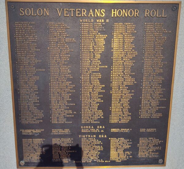 SOLON VETERANS HONOR ROLL MEMORIAL PLAQUE A