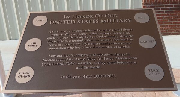 IN HONOR OF OUR UNITED STATES MILITARY MEMORIAL PLAQUE