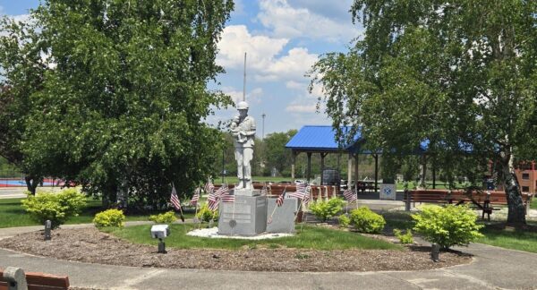 EAST HILLS KIWANIS MEMORIAL PARK TO VETERANS