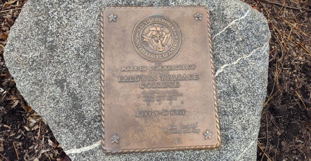BALDWIN-WALLACE MARK O COMMENDATION WORLD WAR II MEMORIAL PLAQUE