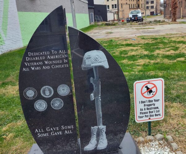 DEDICATED TO ALL DISABLED AMERICAN VETERANS WOUNDED IN ALL WARS AND CONFLICTS MEMORIAL