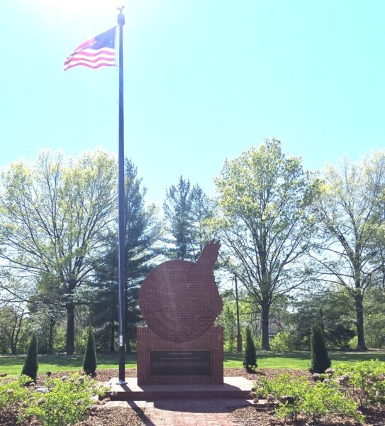 VETERANS MONUMENT